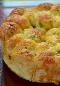 Jalapeno Cheddar Pull Apart Bread