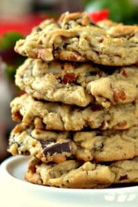 Homemade Chocolate Chip Cookies (The Best Chocolate Chunk Cookies)