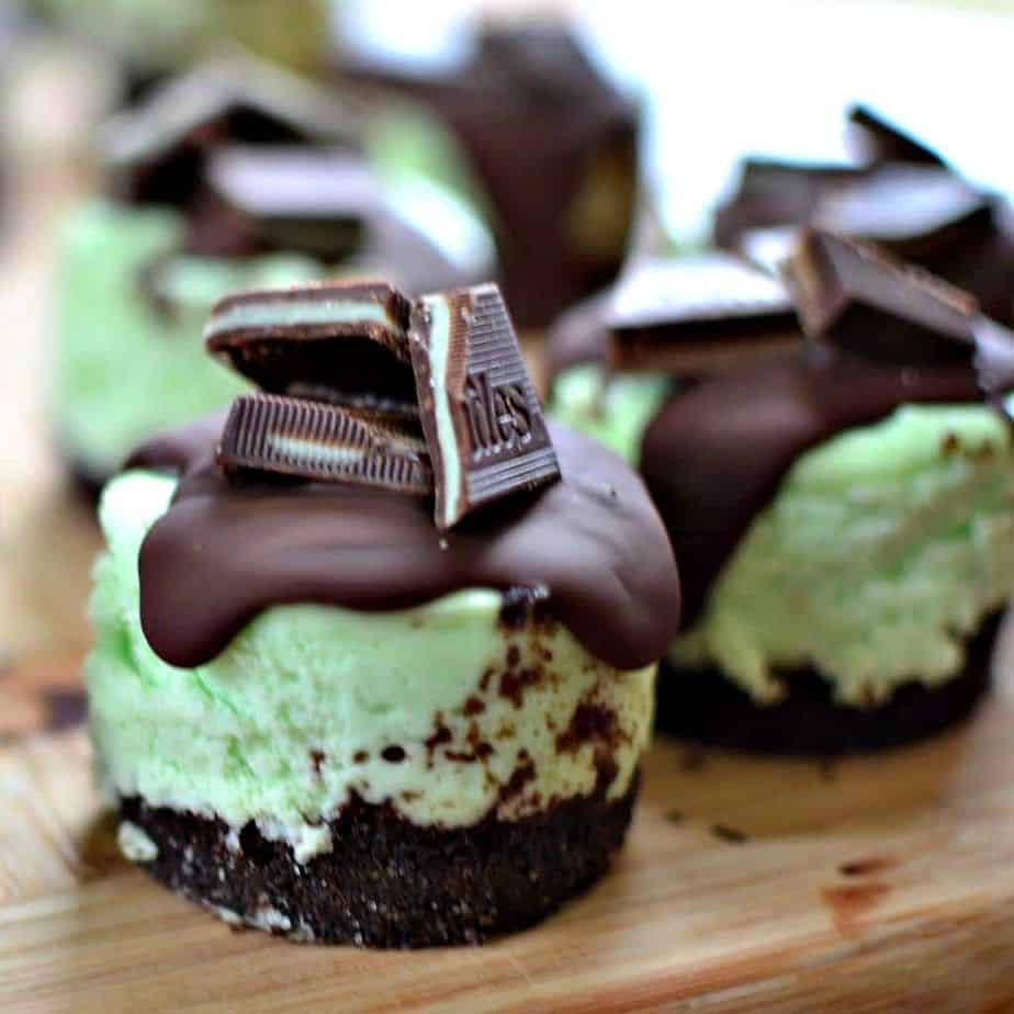 https://www.smalltownwoman.com/wp-content/uploads/2015/12/Andes-Mint-Mini-Cheesecakes-DSC_00431-II.jpg