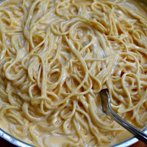 Easy Cheesy Spaghetti - Small Town Woman
