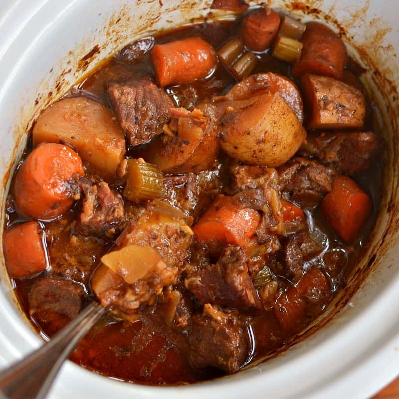 Crockpot Beef Stew {Healthy Slow Cooker Stew} –