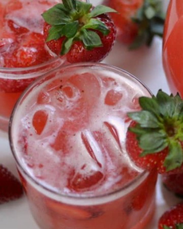 Easy Lip Smacking Strawberry Lemonade