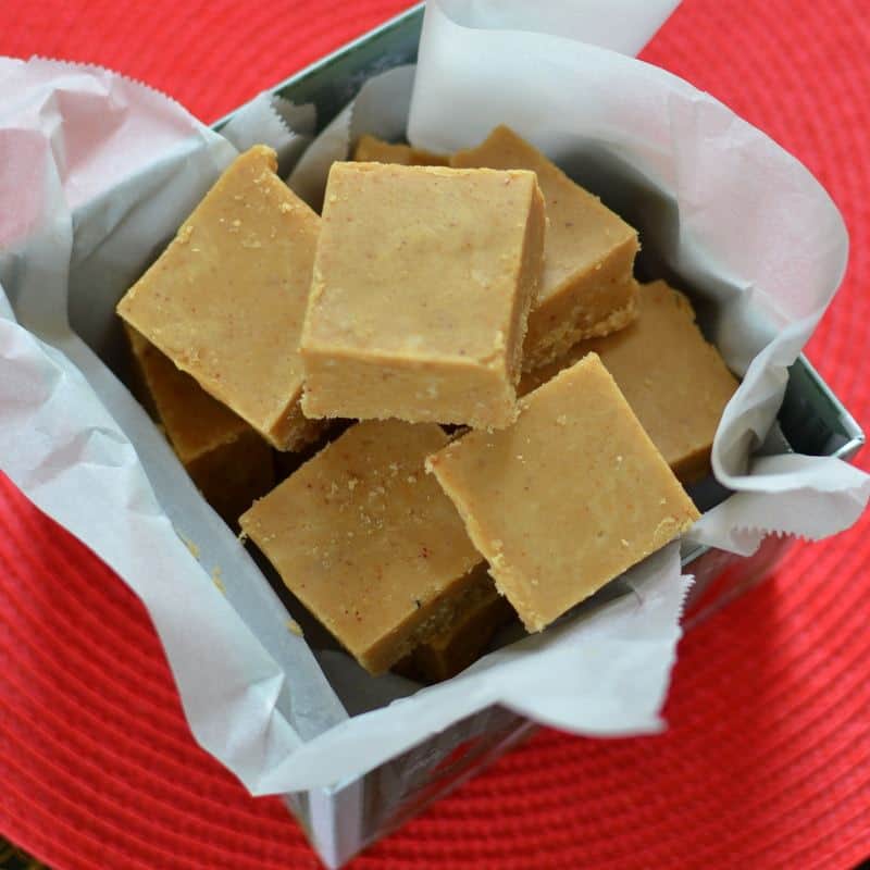 Easy Microwave Peanut Butter Fudge | Small Town Woman