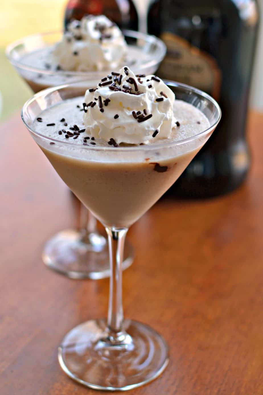 Pamper your friends and family with this easy to make Frozen Mudslide Drinks. 