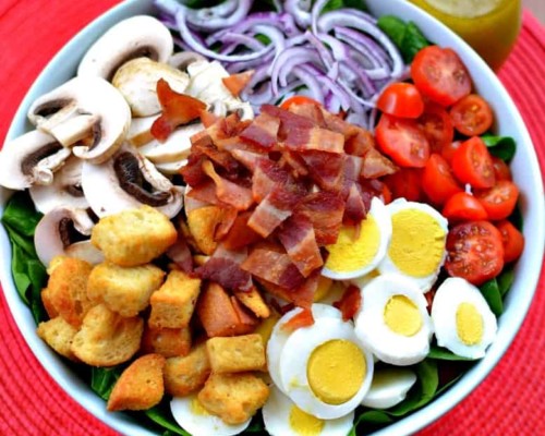  Ensalada de Espinacas con Vinagreta de Mostaza y Miel de Tocino Caliente