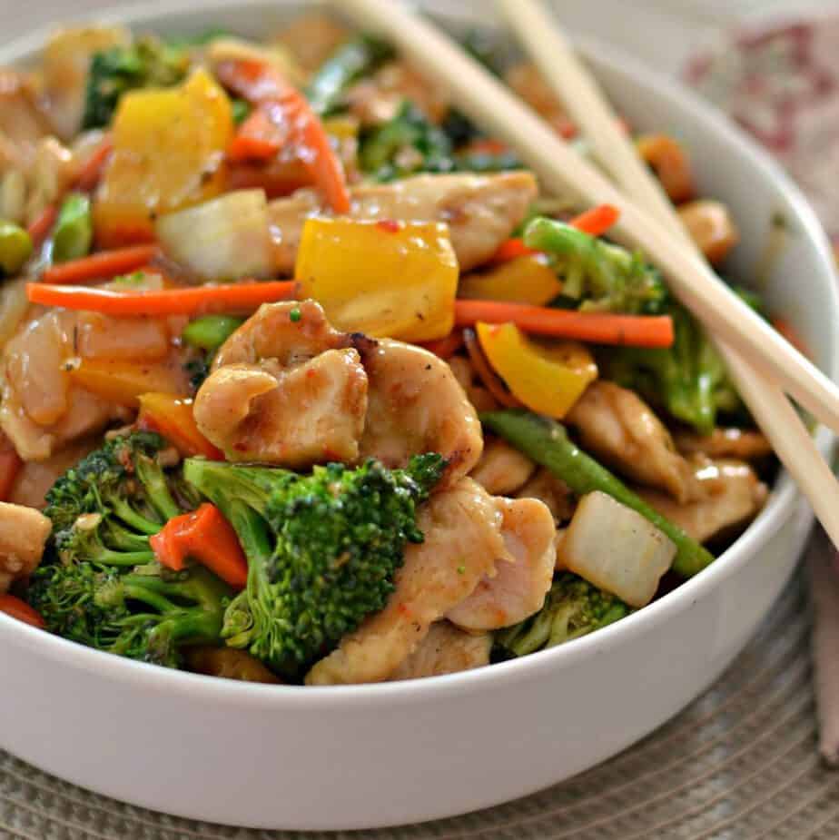 Easy Basic Chicken Stir Fry - Small Town Woman