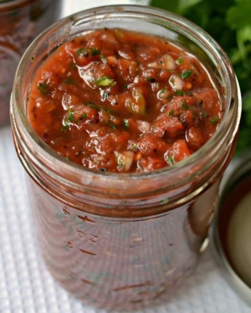 Fresh Salsa Recipe (Better Than Restuarant Quality in Five Minutes)