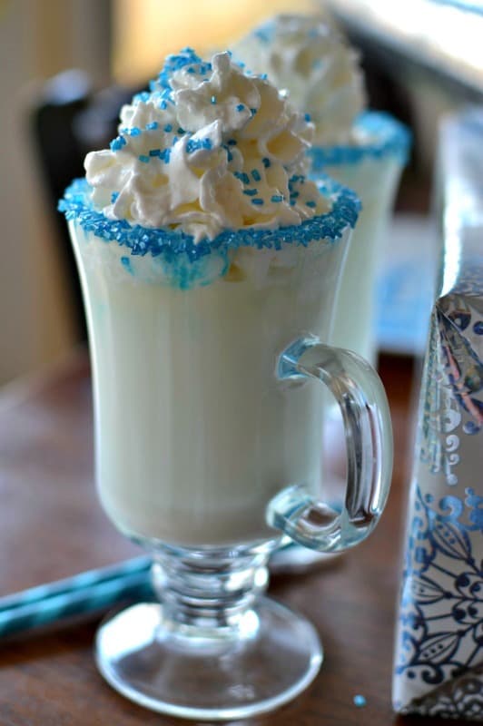 Winter Wonderland White Hot Chocolate -Christmas Drinks