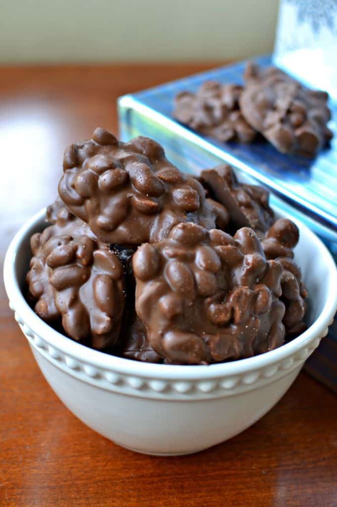 Crockpot Chocolate Peanut Clusters