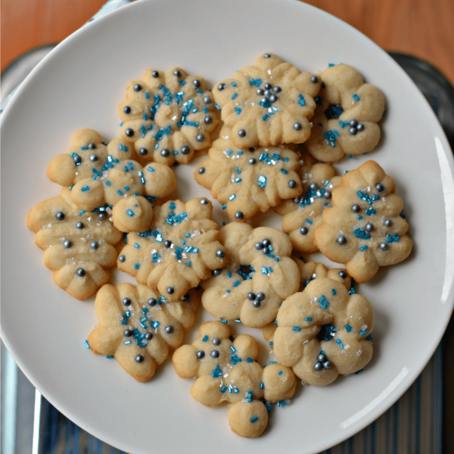 Holiday Shortbread Recipe - Entertaining with Beth