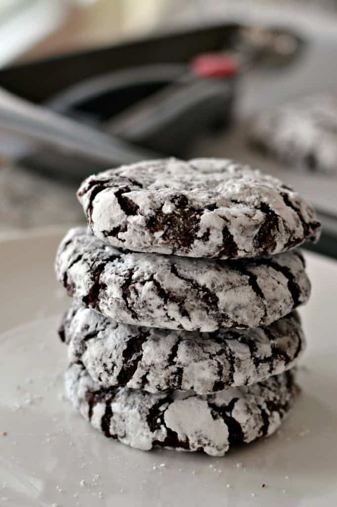 Chocolate Crinkle Cookies Small Town Woman easy-chocolate-crinkle-cookies-hangry-hauser