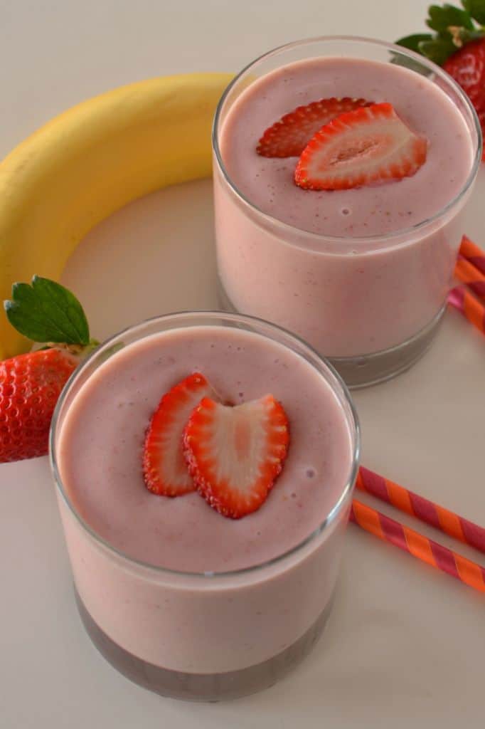 Strawberry Banana Smoothie (Five Minutes and Five Ingredients)