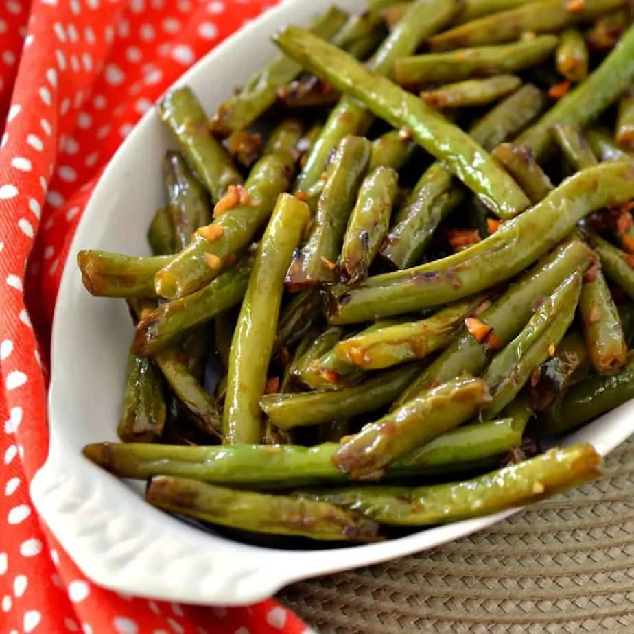 These delicious green beans are sautéed with aromatic ginger and garlic