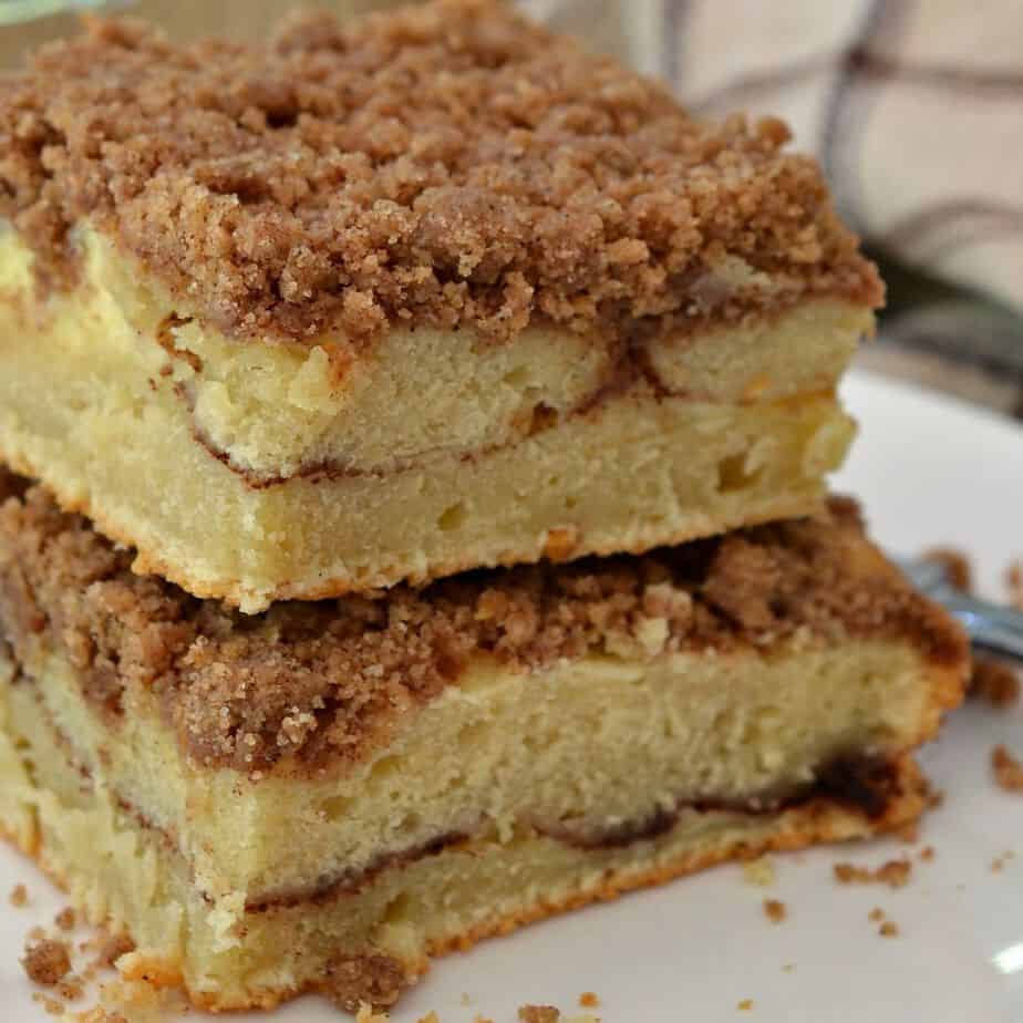 This delicious cinnamon coffee cake has a thin layer of cinnamon cream cheese in the center