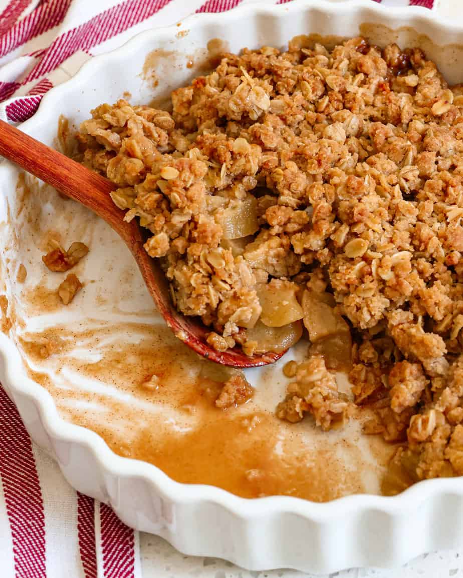 Easy Apple Crisp Recipe - Small Town Woman