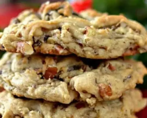 Thick Chocolate Chunk Pecan Cookies