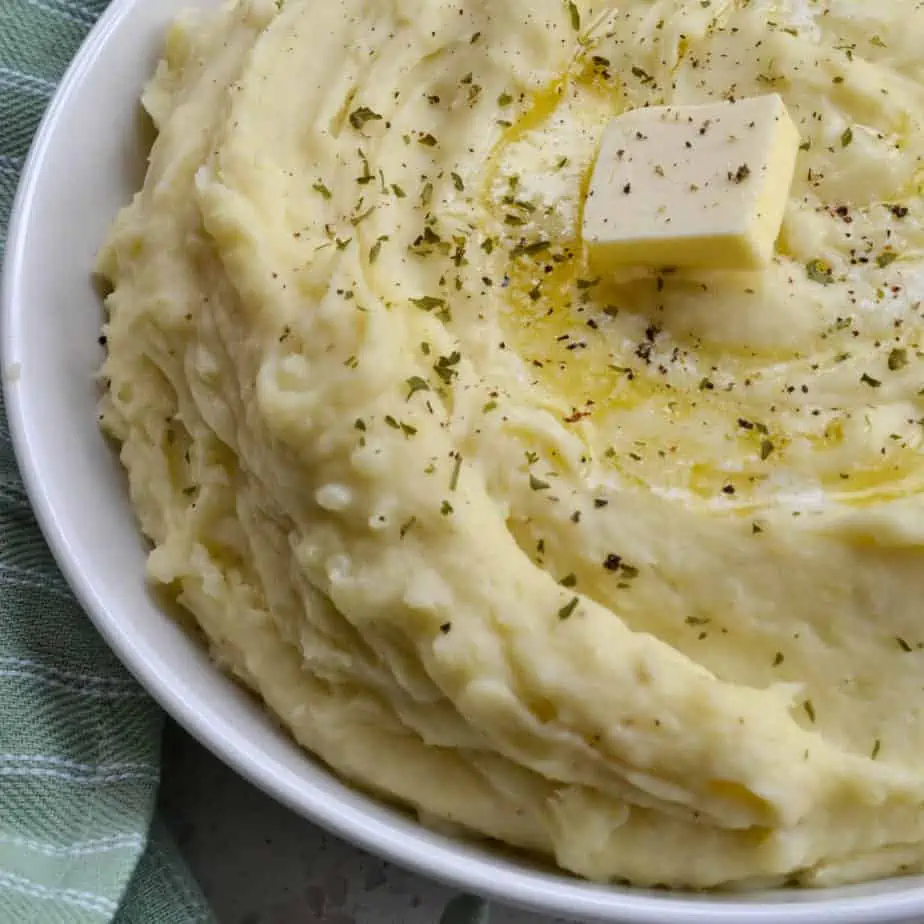 https://www.smalltownwoman.com/wp-content/uploads/2019/11/Instant-Pot-Mashed-Potatoes-Facebook-1024x1024.webp