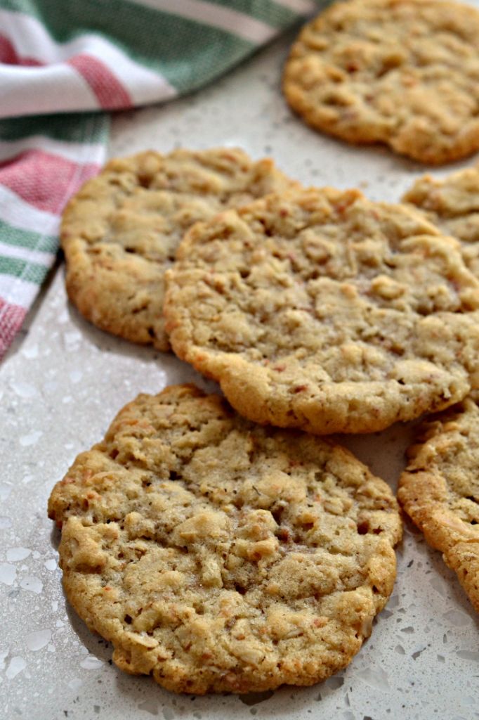 Anzac Biscuits are perfect milk and coffee dunking cookies and one of my all time favorites.