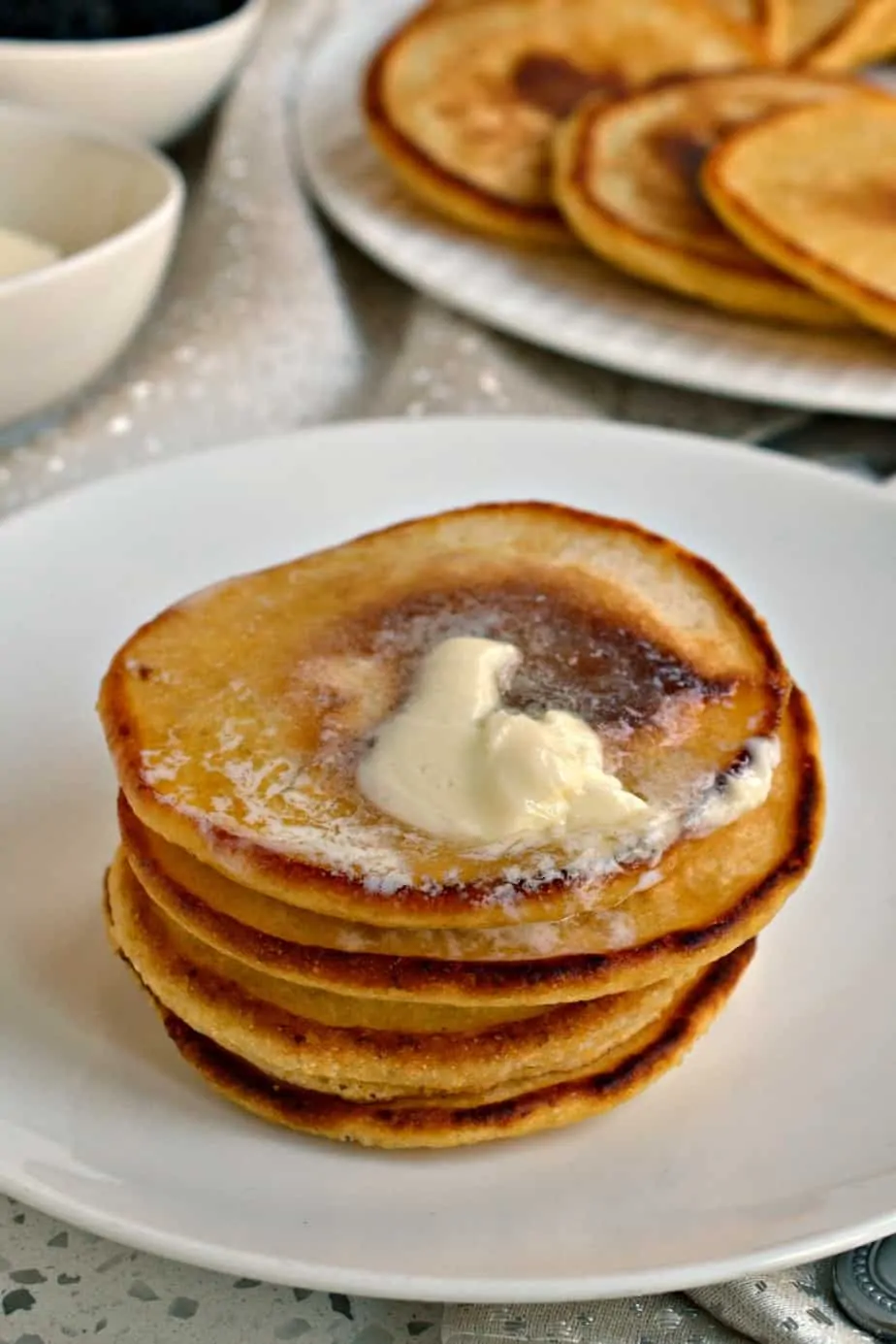 These delectable little fried cornmeal Johnny Cakes are easy, quick and go well with soup, chili and stew. 