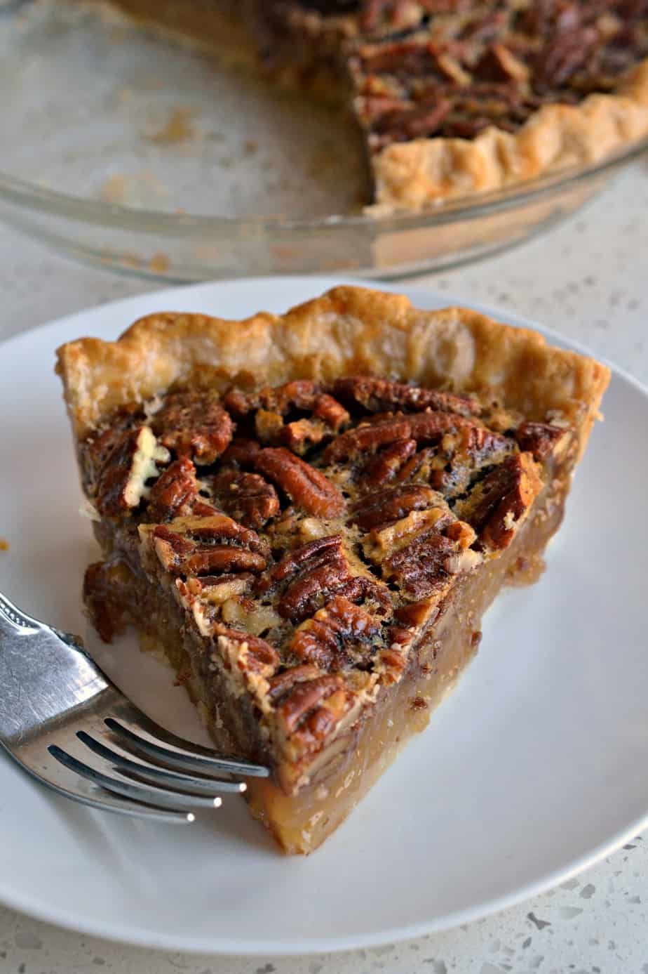 Easy Southern Pecan Pie | Small Town Woman