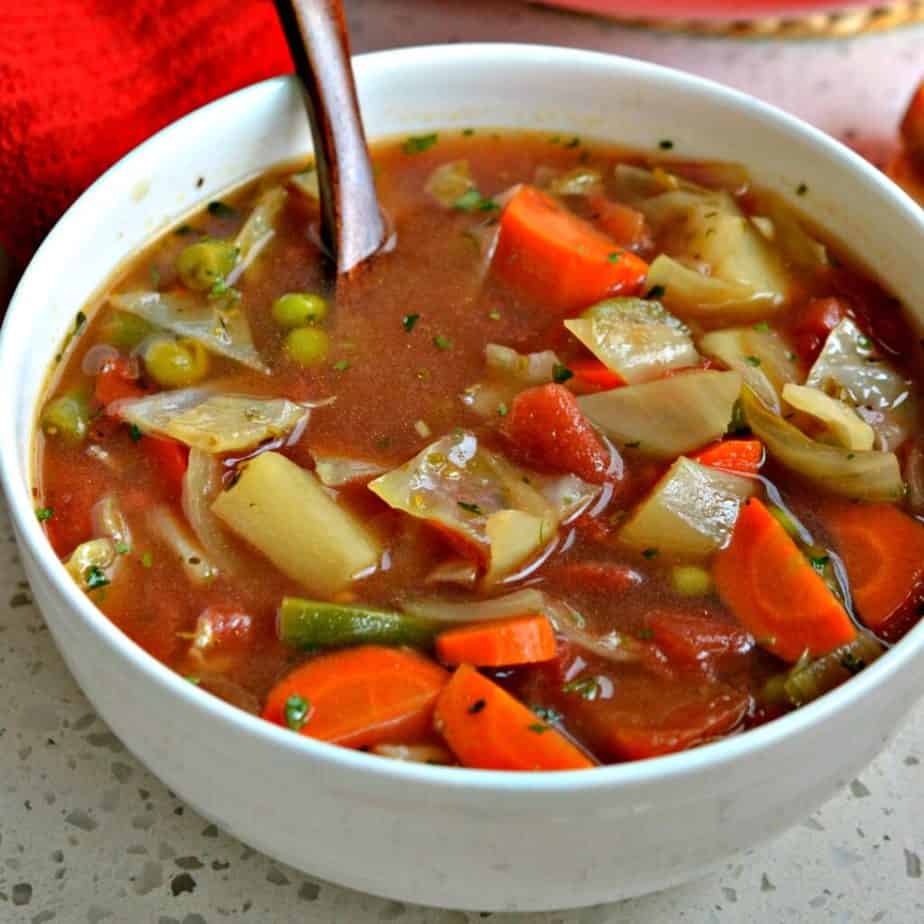 Easy Vegetable Soup - Small Town Woman