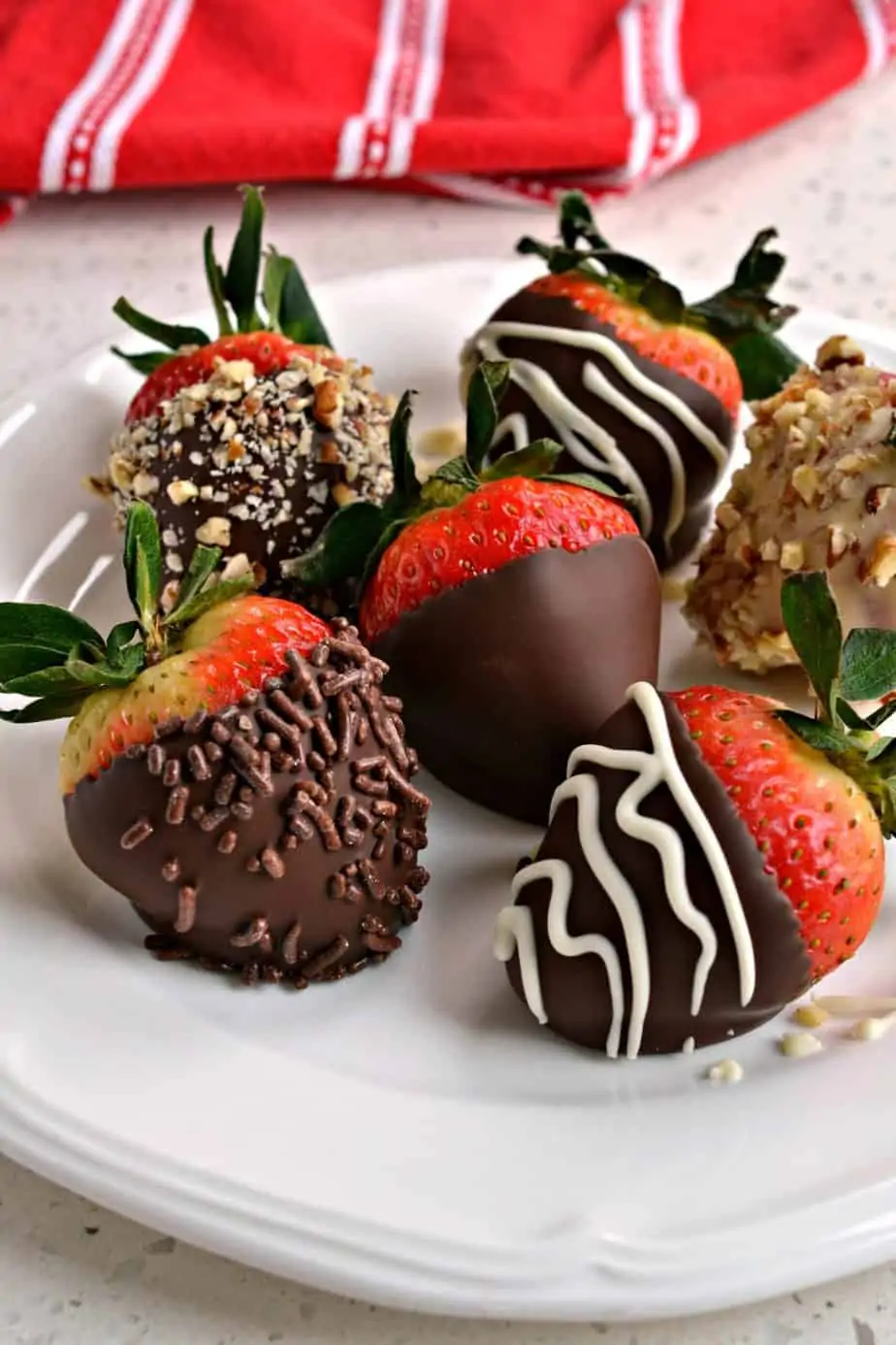 With just a few helpful hints anyone can make this easy Chocolate Covered Strawberry recipe.  