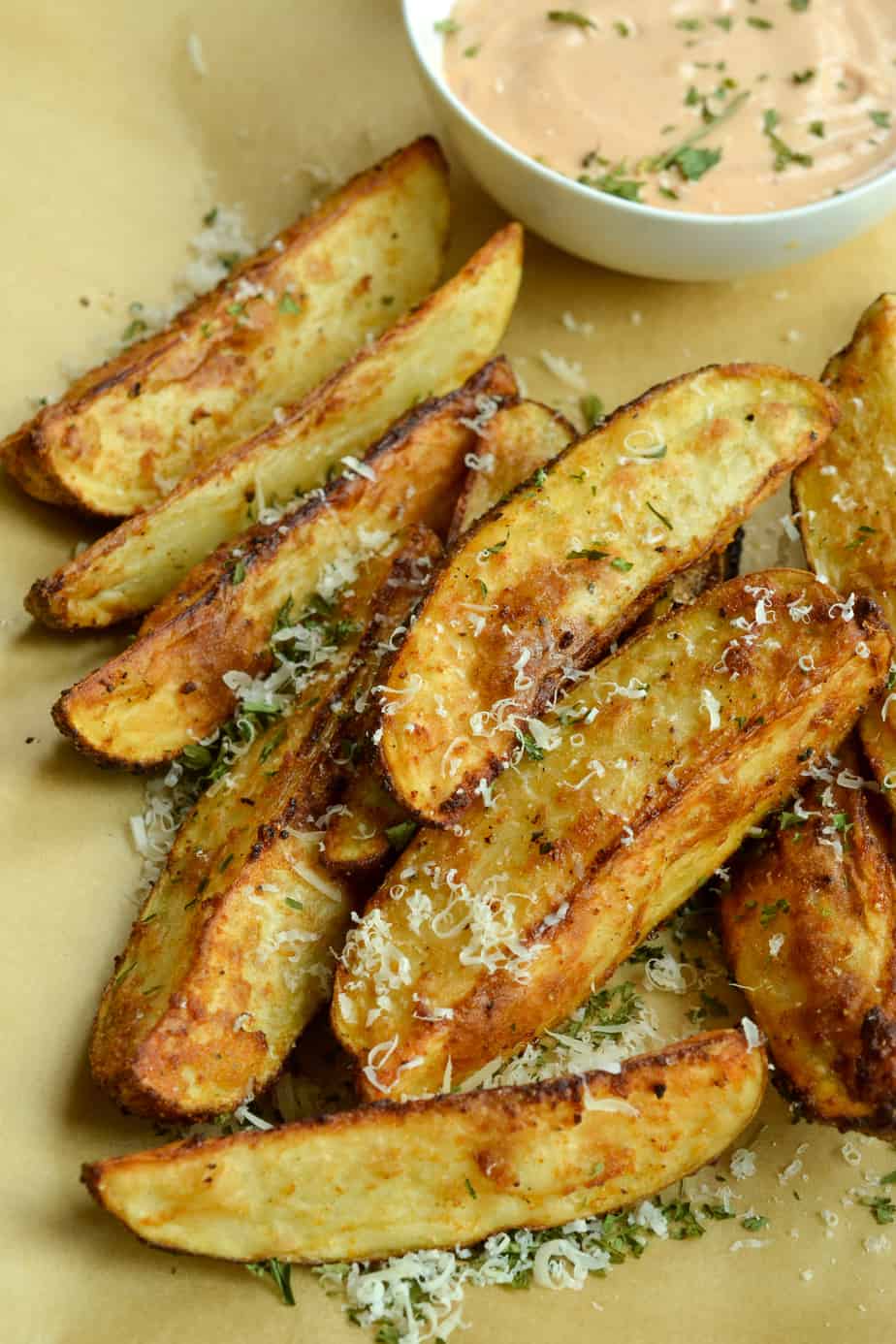 Air fried wedges with comeback sauce