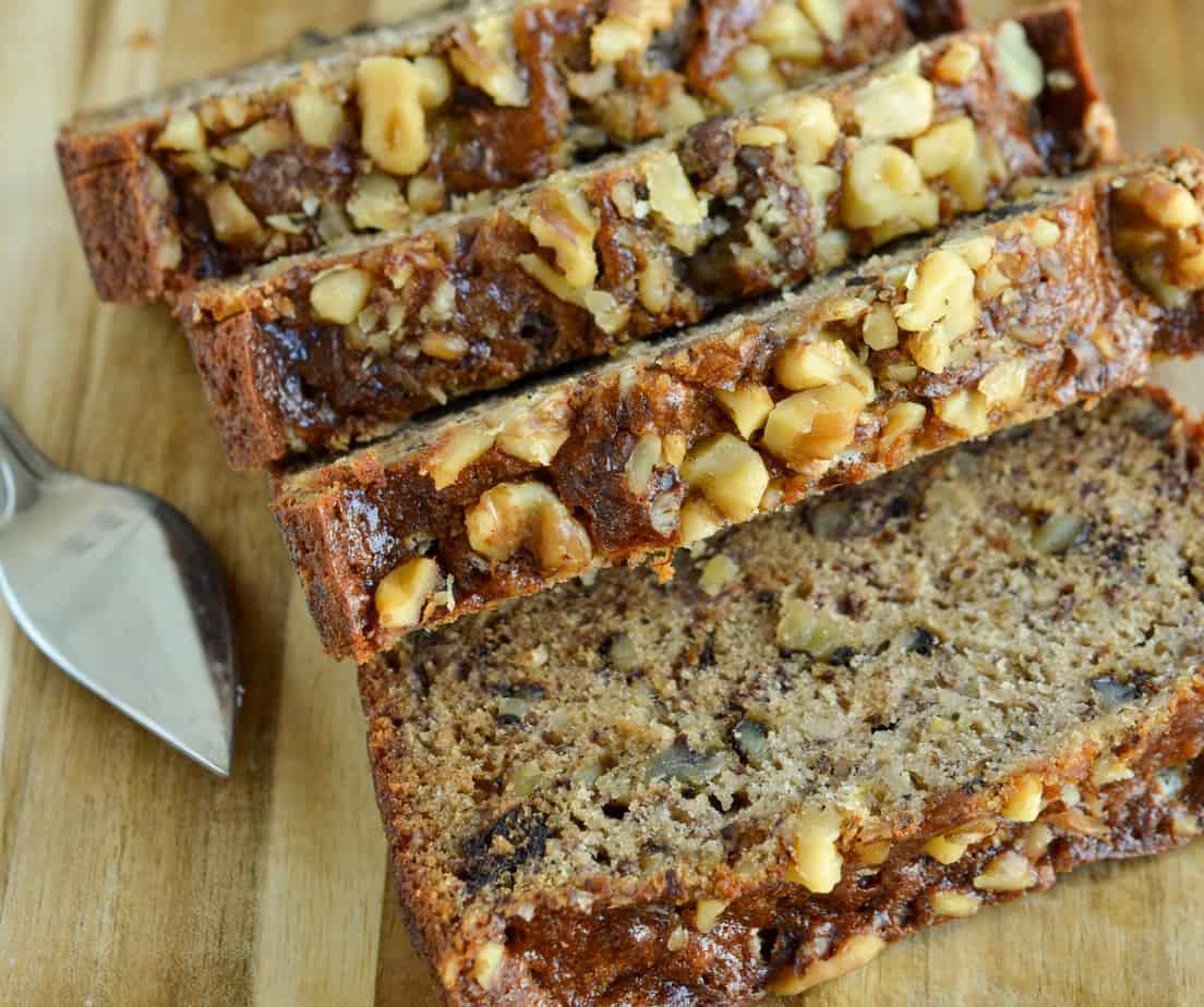 Moist and Easy Banana Nut Bread | Small Town Woman