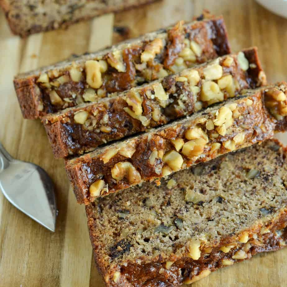 Moist and Easy Banana Nut Bread | Small Town Woman