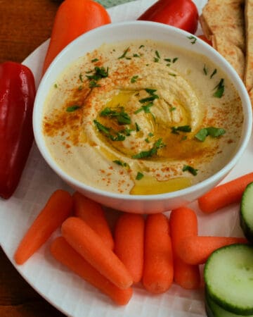 Homemade Garlic Hummus