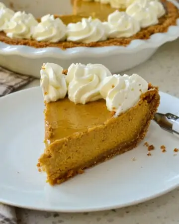 Pumpkin Pie with Graham Cracker Crust