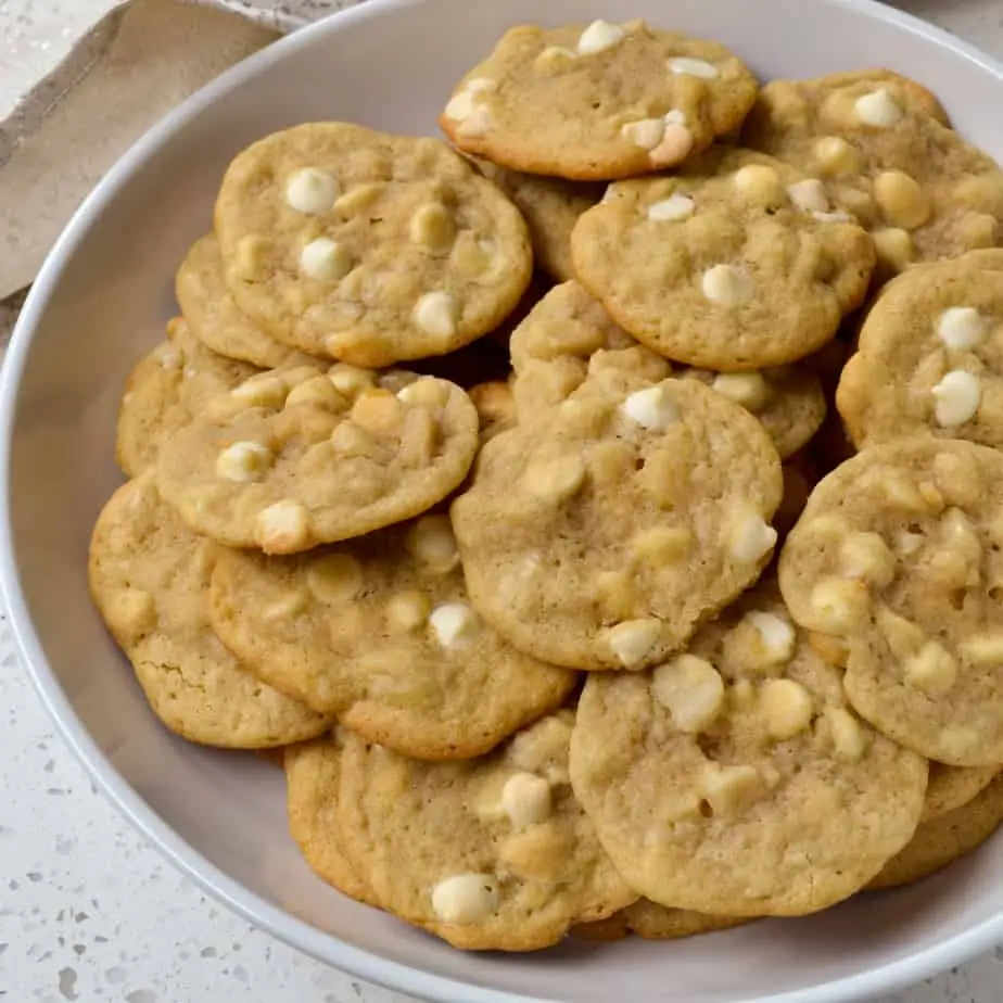 Macadamia Nut Cookies with White Chocolate