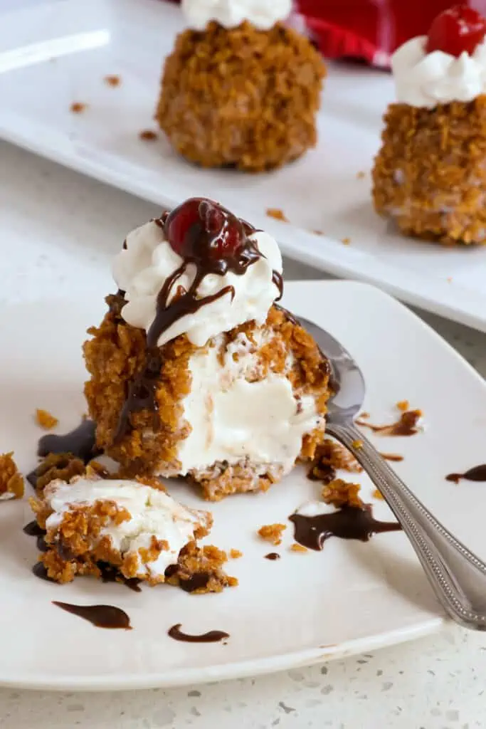 No fry Fried Ice Cream to the rescue with a crispy cinnamon crunch outer shell just like Mexican deep fried ice cream. 