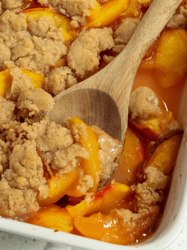 PEACH COBBLER - Small Town Woman
