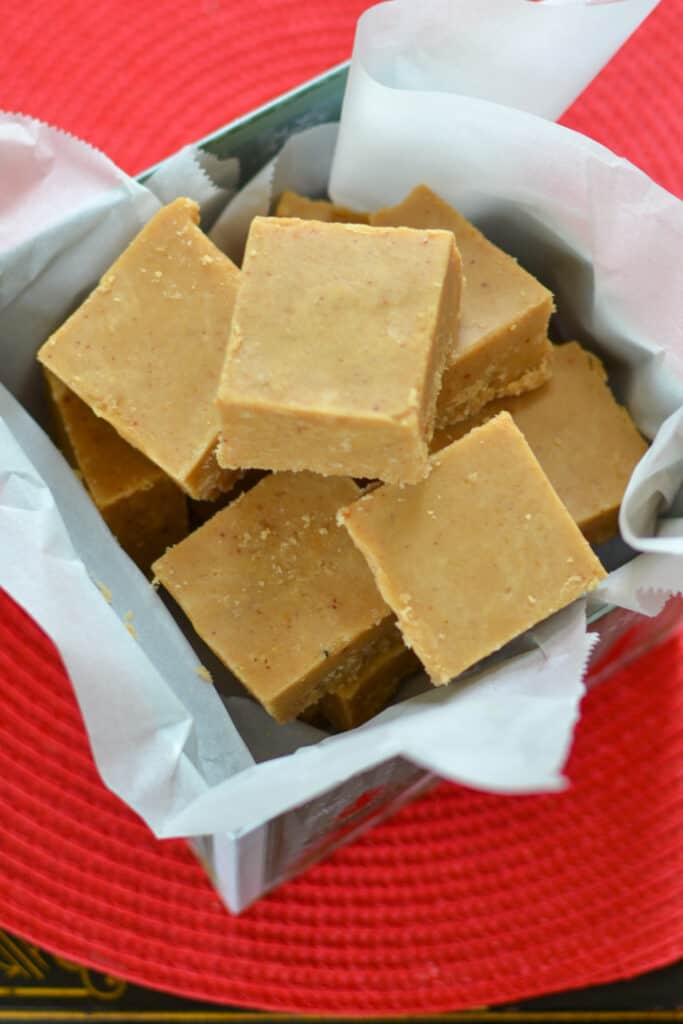 Easy Peanut Butter Fudge - Small Town Woman