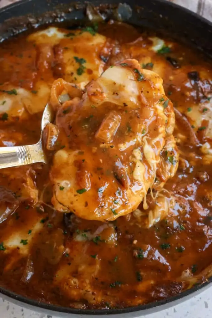 If you love slow-cooked caramelized onions, chicken, and French Onion Soup then this is a must-try. 