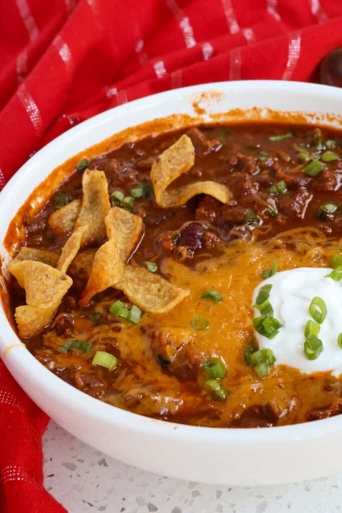You won't believe how incredibly great this less than 40-minute chili tastes. 