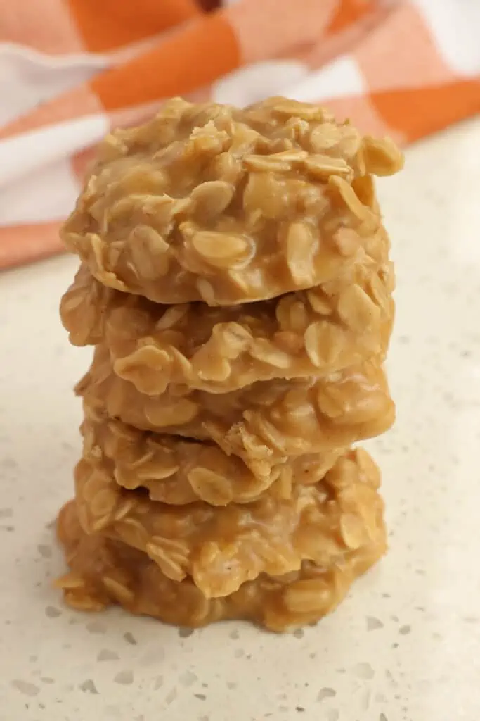 Chewy no Bake Peanut Butter Cookies made with simple pantry ingredients in less than 15 minutes. 