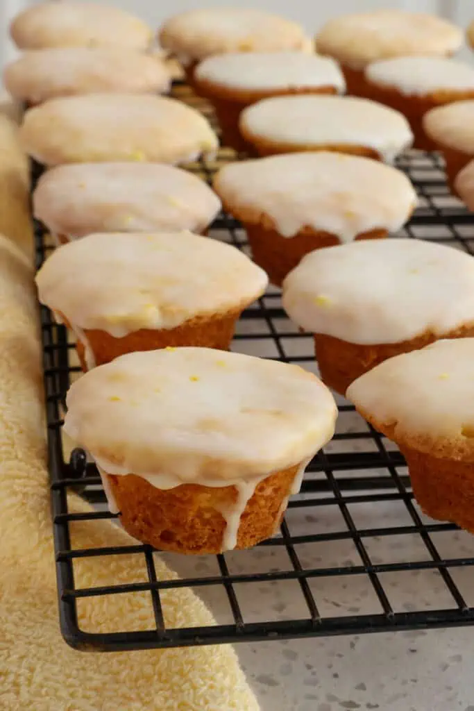 Dip the warm blossoms into the glaze and place them on a wire rack to cool. 