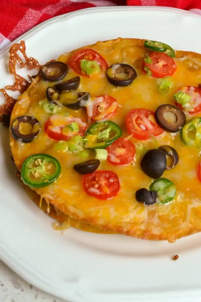 Here's how to make delicious Mexican pizzas for an easy and fun weeknight or weekend dinner