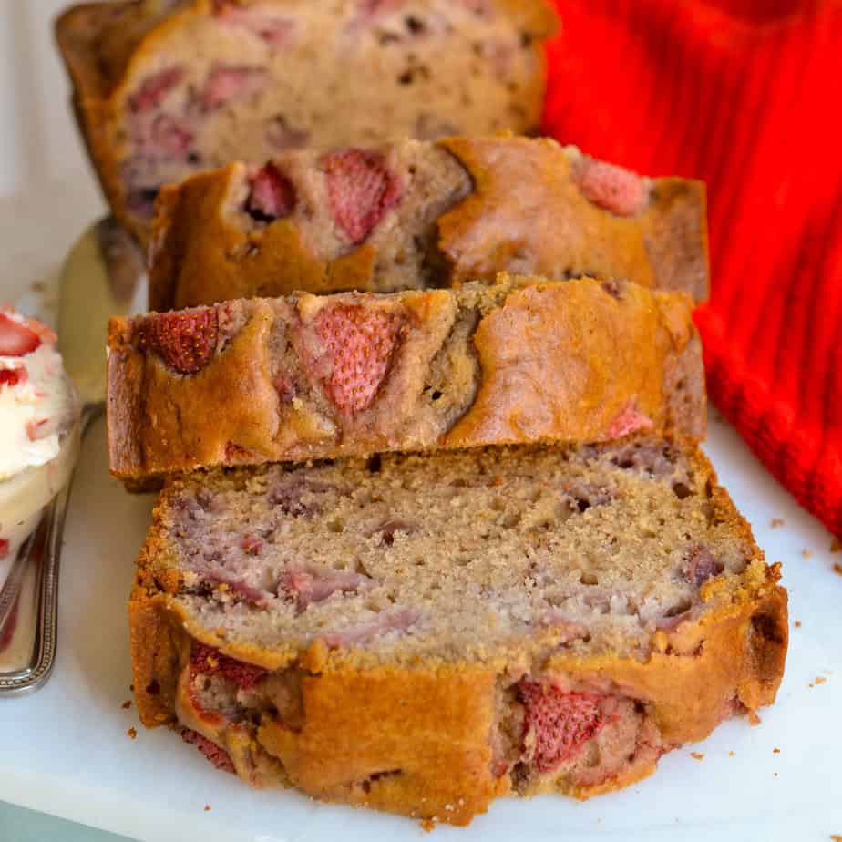 Strawberry Bread [www.smalltownwoman.com]