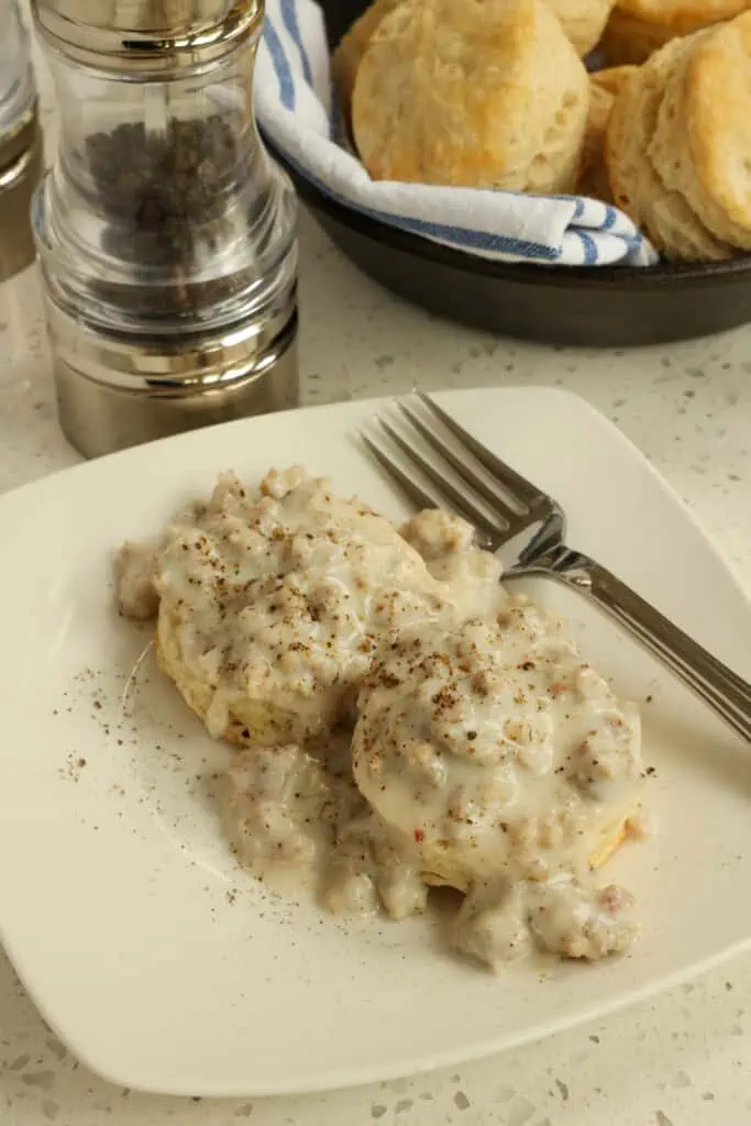 This quick and easy Southern Sausage Gravy with just 7 ingredients is the ultimate comfort food breakfast. Serve it over homemade biscuits, English muffins, fried potatoes, mashed potatoes, scrambled eggs, omelets, and toast.