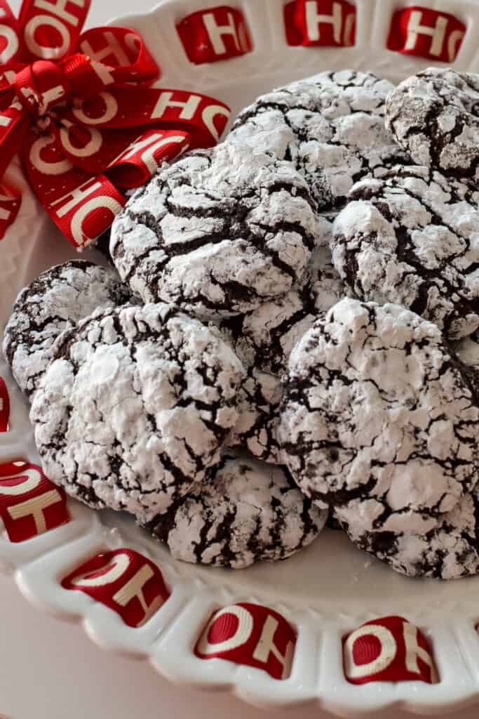 The dough is rolled in a thick coating of powdered sugar and then baked giving it that beautiful crinkled appearance.