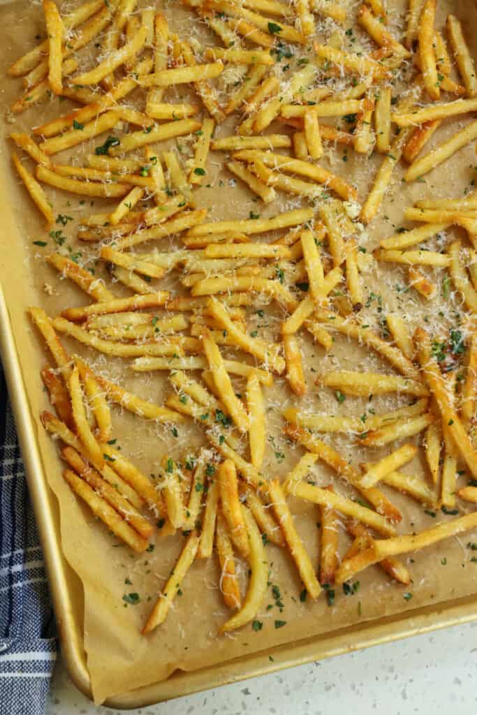 Use frozen shoestring potatoes for extra crunch and ease. Serve with hamburgers, beer-battered fish, and chicken tenders. 