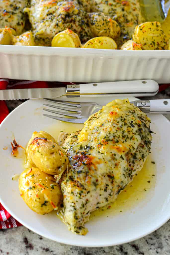 Garlic Butter Chicken is a family-friendly easy recipe that combines chicken breasts and baby potatoes with the flavor of fresh garlic, butter, and mozzarella. 