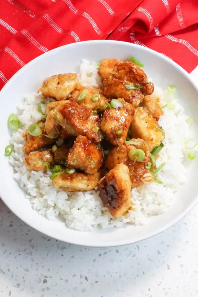  We like to serve this honey garlic chickken dish over white rice, ramen noodles, or udon noodles.