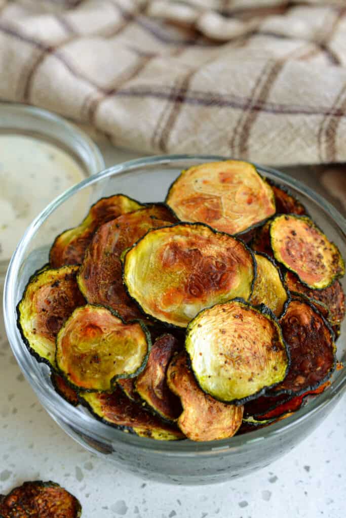 A bowl full of zucchini chips
