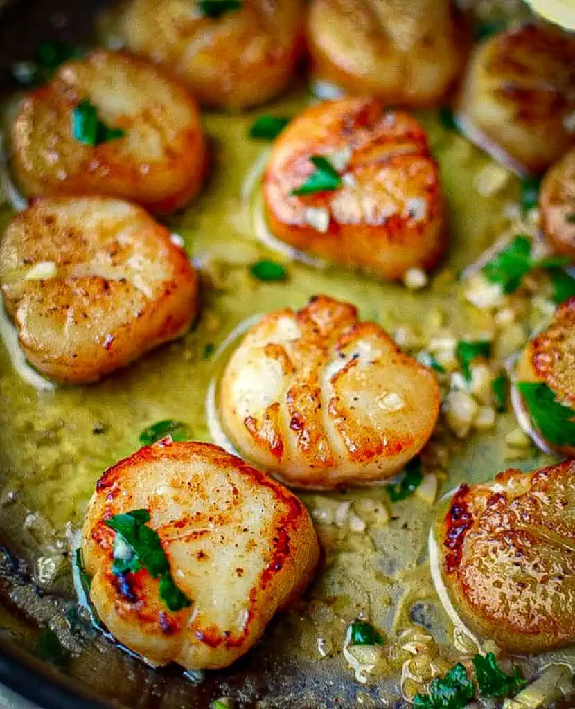 With just a handful of ingredients and a few minutes, you can too sear scallops like a head chef.