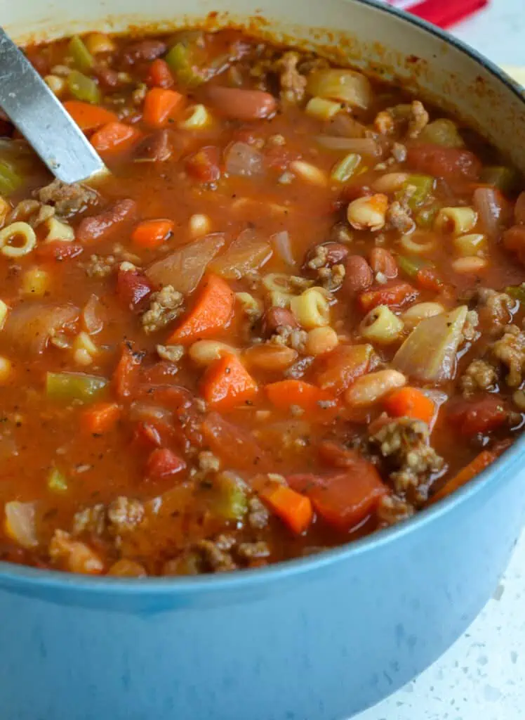 This Olive Garden copycat Pasta e Fagioli is bursting wholesome goodness from Italian sausage, beans, pasta, Italian herbs and spices.