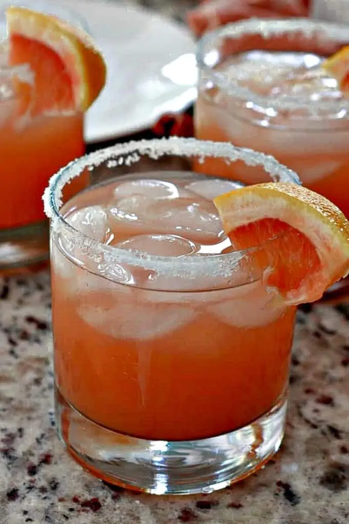 This flavorful Salty Dog Cocktail is an easy blend of fresh grapefruit juice, vodka or gin, and kosher salt.  